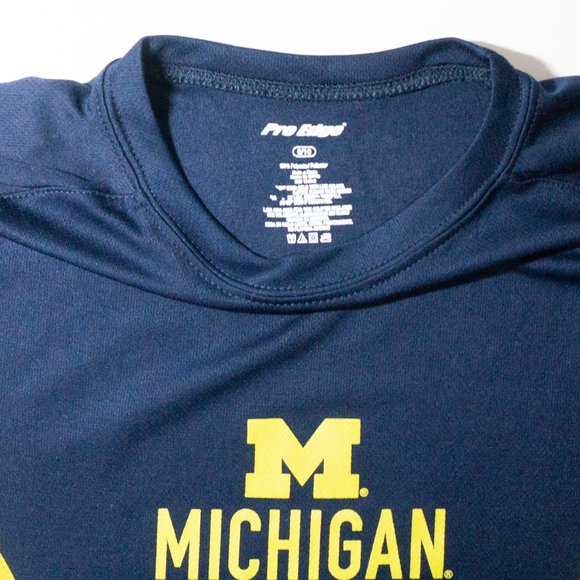 ✨3/$25✨ Michigan Wolverines Youth Athletic Tee - 8-10 - Picture 5 of 5